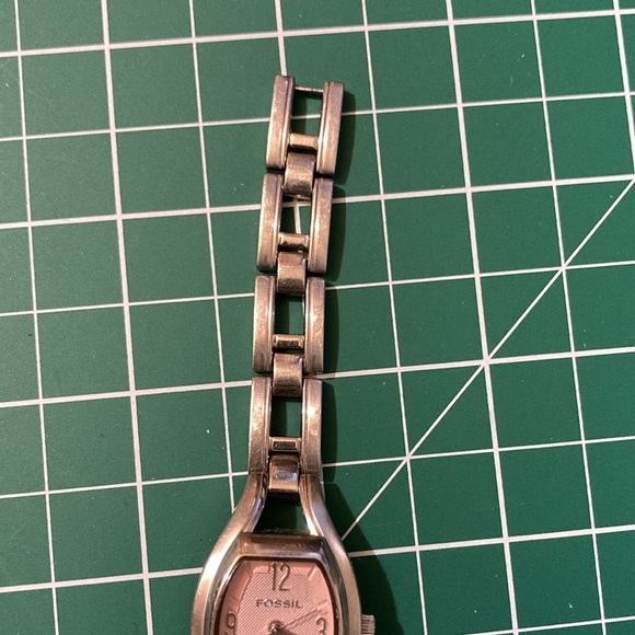 Fossil Watch Women Pink Dial Silver Tone Mini Bracelet Date Display - Picture 4 of 7